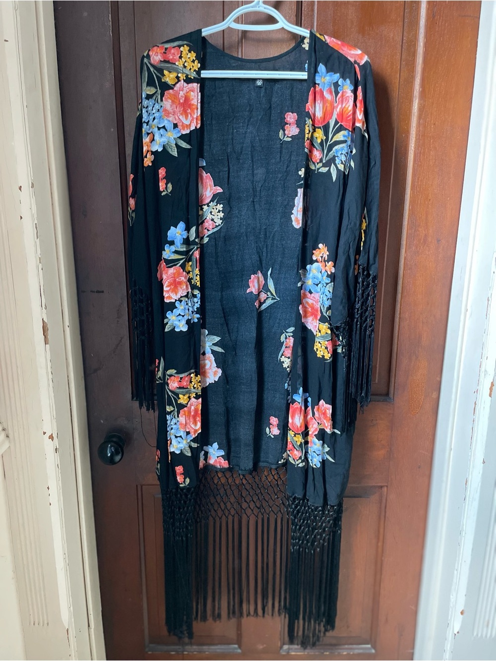 Torrid women's 2X / 3X black floral kimono with fringe